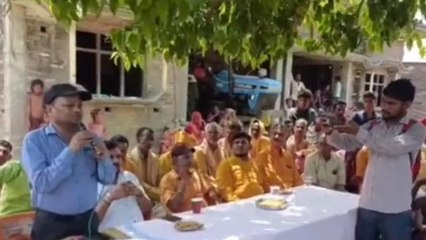 बहराइच: अग्निकांड पीड़ितों को गायत्री परिवार ने राहत सामग्री देकर की मदद