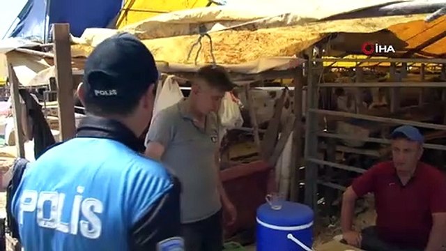 Polis ekipleri kurban pazarında dolandırıcılara karşı uyardı