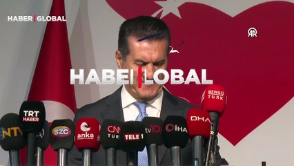 Duygusal anlar... Son konuşmasına yapan Mustafa Sarıgül gözyaşlarını tutamadı: "Bugün itibarıyla TDP, CHP ile bütünleşmiştir"