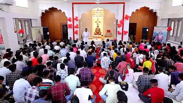 श्रद्धालु कर रहे सवा लाख हनुमान चालीसा पाठ