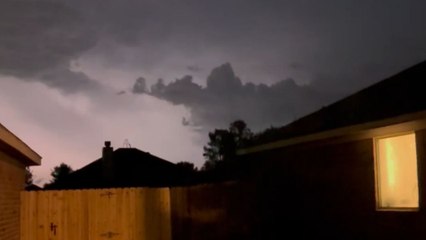 'Mother nature enraged!' - stormy weather of Texas with consistent lightening