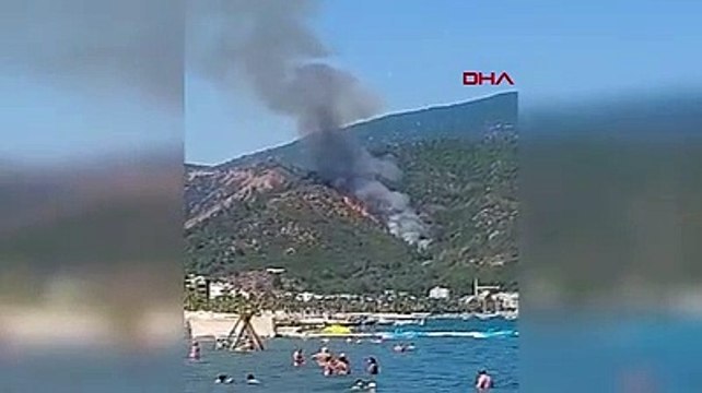 Marmaris'te orman yangınından endişelendiren görüntüler