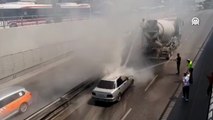 Seyir halindeyken yanan otomobile beton mikseri müdahale etti