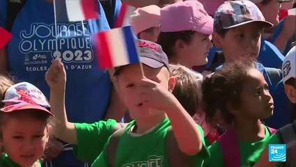 Parcours de la flamme olympique : deux mois, 400 villes et 10 000 porteurs à travers la France