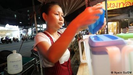 Myanmar workers in Thailand struggle to work legally