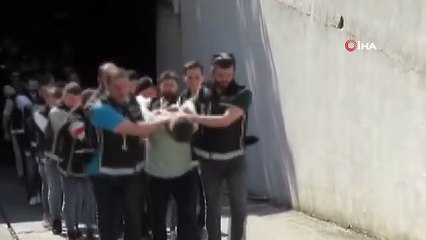İstanbul'daki suç örgütü operasyonunda yakalanan 24 şüpheli adliyede