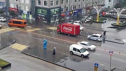 Yağışlı hava Erzurum'u etkisi altına aldı