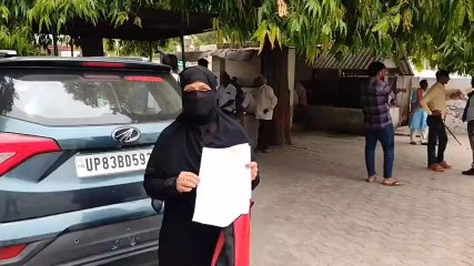 जेठ ने हड़पी "बेवा" की जमीन, पीड़िता ने एसएसपी को सुनाई आपबीती