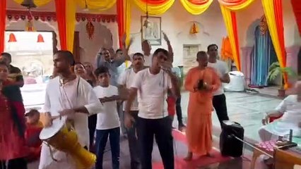 यहां डॉक्टर भी करते हैं कीर्तन...दे​खें वीडियो