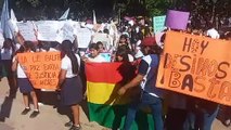 Estudiantes y maestros marchan en Santa Fe exigiendo seguridad y justicia