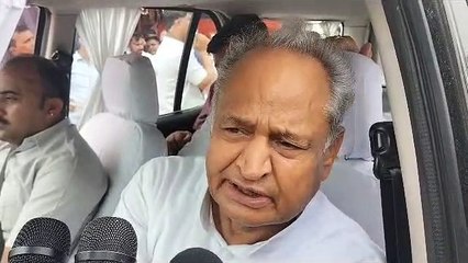सीएम गहलोत का फिर निशाना: बजरंग बली ने सिखाया बीजेपी को कर्नाटक में सबक