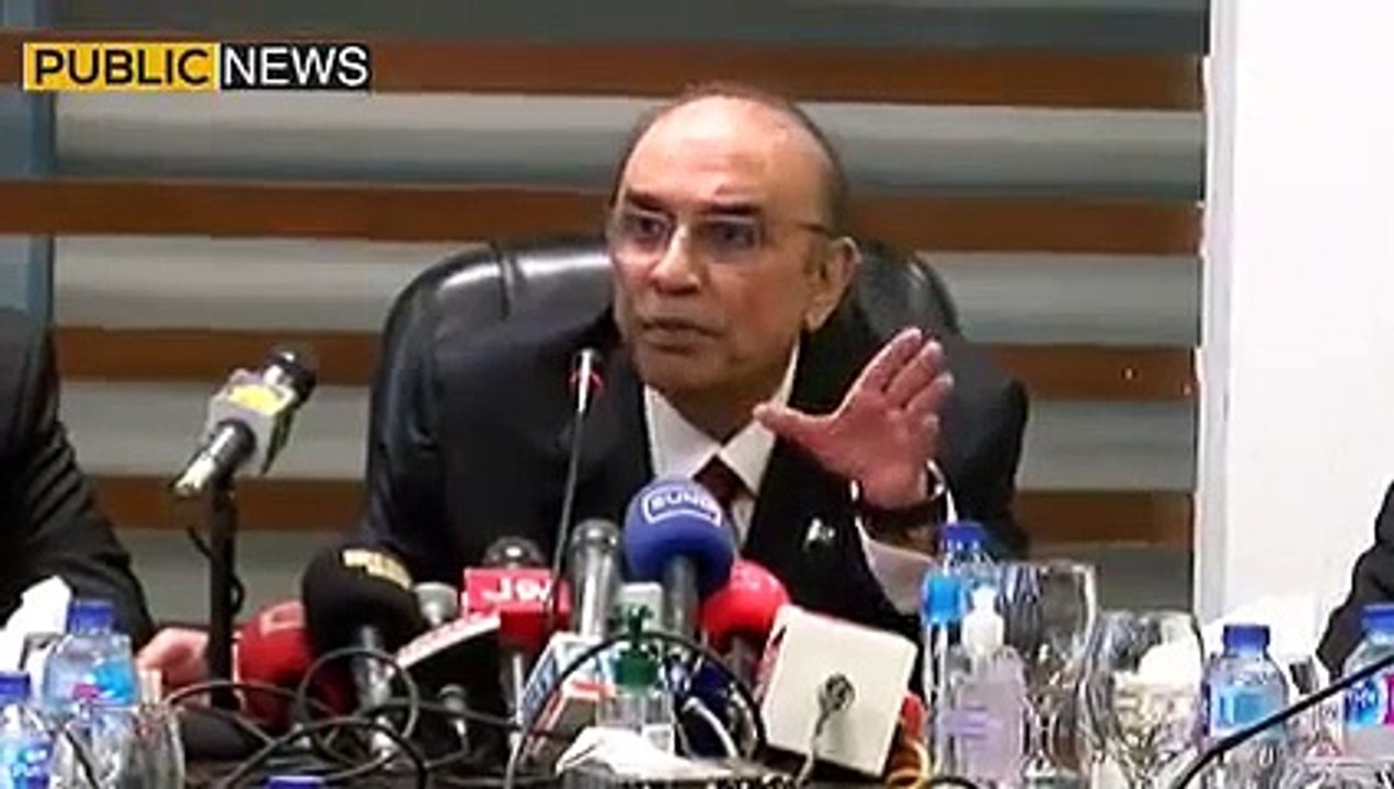"میں نے کسی کو دھوکہ نہیں دیا، میں نون لیگ کو بھی دھوکہ نہیں دوں گا"  آصف علی زرداری کا بھارتی صحافی کو مخاطب کر کے جواب، ہال تالیوں سے گونج اُٹھا | Public News