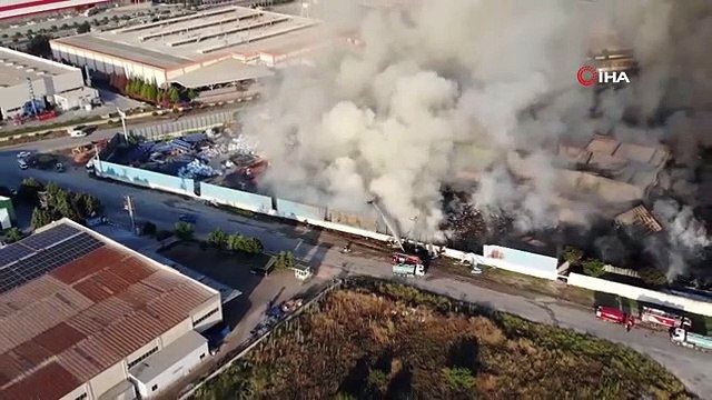 Manisa'da yanan geri dönüşüm tesisine 7 milyonluk ceza