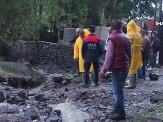 Iğdır'da sel felaketi: Evleri su bastı, köy yolları tahrip oldu