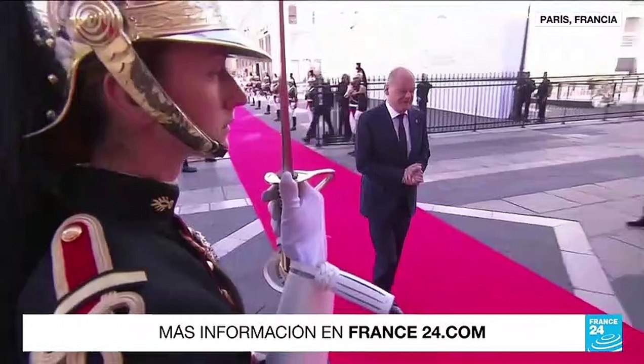 Cumbre financiera en París: países prometen 100...