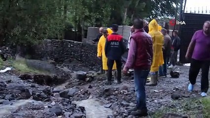 Inondation à Iğdır： Maisons inondées, routes de village détruites