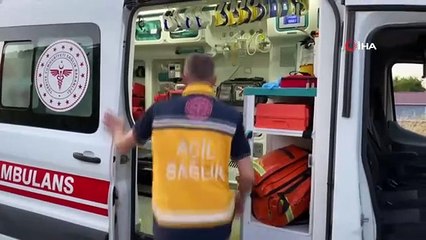 Trafik ışıklarında iki araç çarpıştı: 2 yaralı