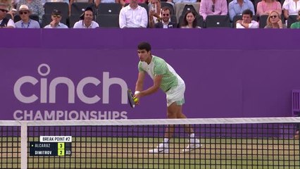 Queen's - Alcaraz a sorti le grand jeu face à Dimitrov