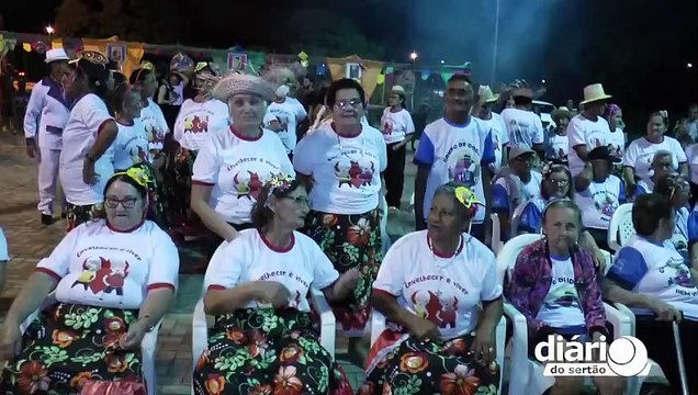 Com quadrilha e forró, idosos dão show de energia no São João da Melhor Idade em Cachoeira dos Índios
