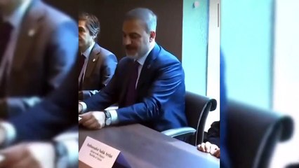 Le discours en anglais du ministre Hakan Fidan est devenu l'agenda des réseaux sociaux