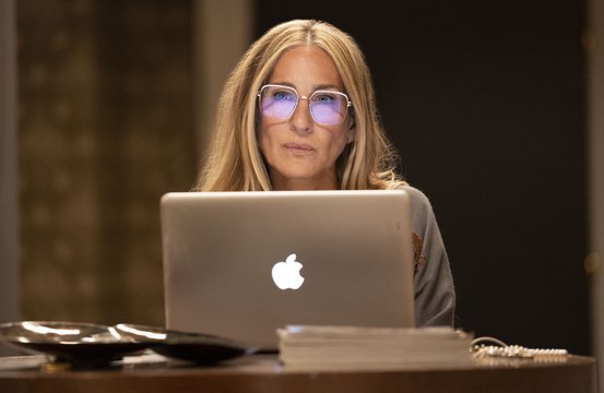 Sarah Jessica Parker dice que Carrie Bradshaw nunca se hizo la manicura en 'Sex and the City'