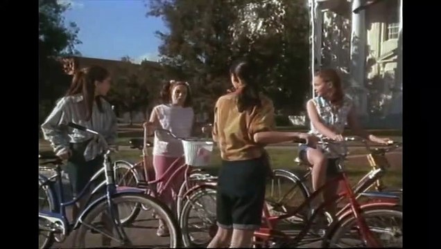 Souvenirs d'un été Bande-annonce (EN)