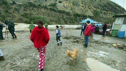 Los dos principales ríos de Santiago se desbordan tras fuertes lluvias