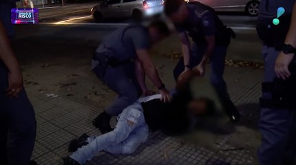 Homem discute e agride cobradora de ônibus e é imobilizado pela PM