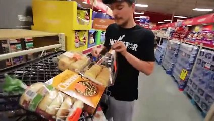 Maine Ek Store Se Sab Kuch Khareed Liya