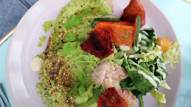 PARIS TRAVEL VLOG _ Indian Girl Traveling Solo in Paris! #KikiInParis Ep 1