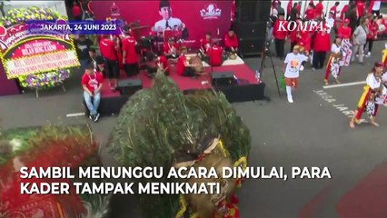 Jelang Puncak Bulan Bung Karno, Kader PDIP Merahkan GBK