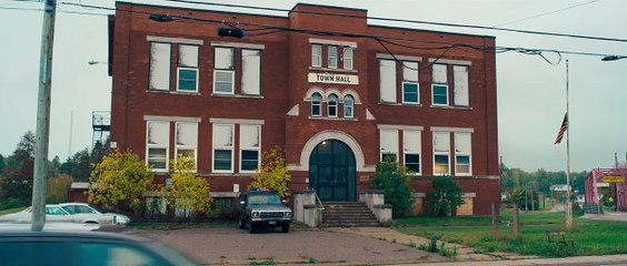 The Middle Man Bande-annonce (EN)