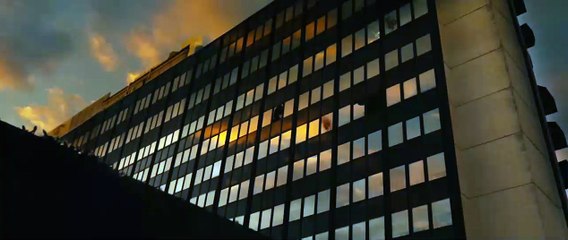 The End? L'inferno fuori Bande-annonce (IT)