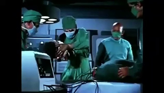 HOLLYWOOD SE DECHAINE A MANILLE Bande-annonce (EN)