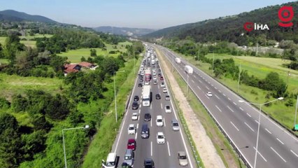Bayram tatili için yollara akın ettiler: Ankara istikameti durma noktasına geldi