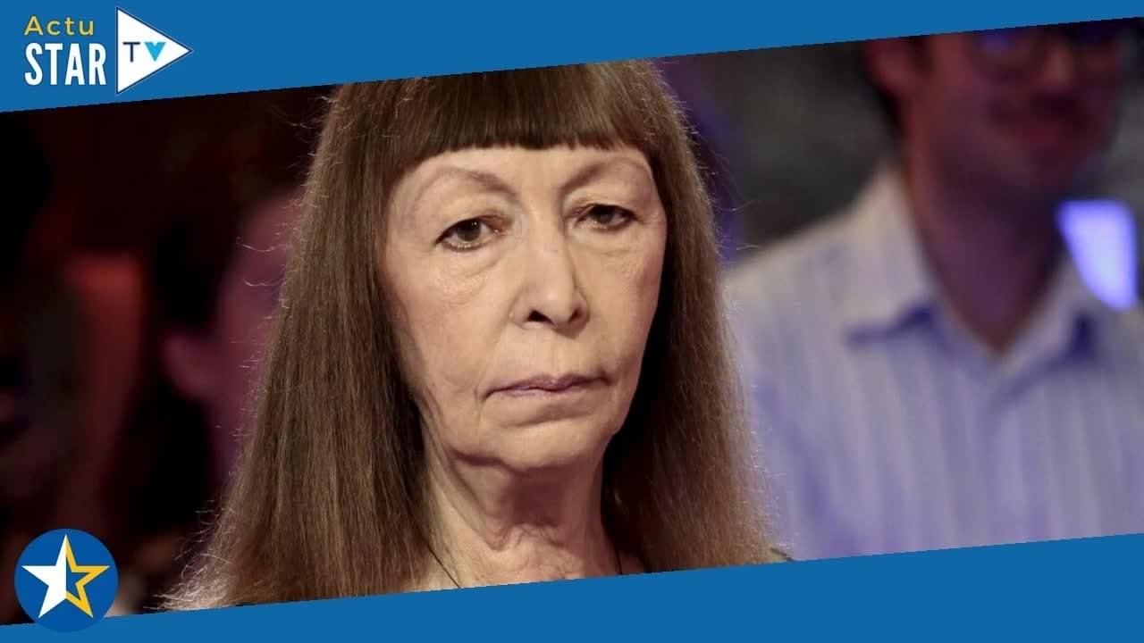 Brigitte Fontaine dans son appartement sur l'île Saint-Louis à Paris : entre "bordel" et trésors de