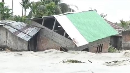লাগাতার বৃষ্টির জেরে আরও অবনতি অসমের বন্যা পরিস্থিতির