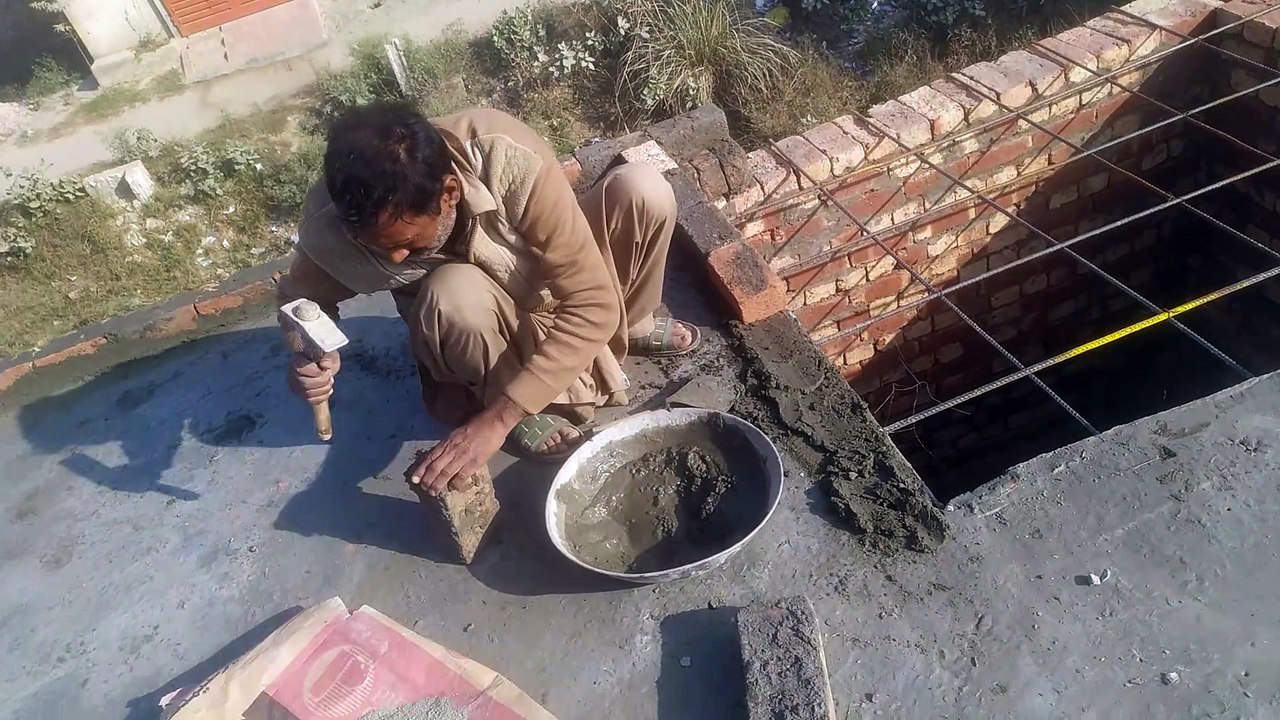 mistree nay chat par aintay laga di lanter kay ad