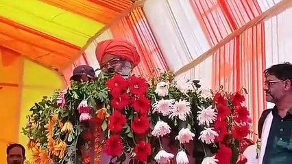 Video : झांसी पहुंचे साक्षी महाराज ने अखिलेश पर साधा निशाना, बोले- उल्लू को नहीं दिखता उगता सूरज