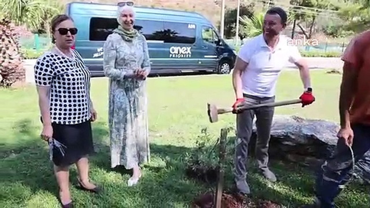 Le maire de Nizhnekamsk a planté des jeunes arbres à Marmaris