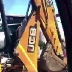 Trafikte tartıştığı kişiye kepçe ile vurmaya çalıştı!