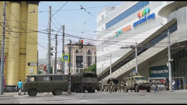 Russia, mezzi e uomini delle milizie Wagner nelle strade di Rostov