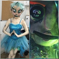 six little chickens male and female