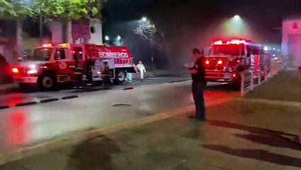 Voraz incendio consume fábrica abandonada en el Centro de Guadalajara