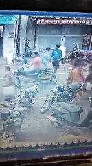 ज्वेलर्स की दुकान के सामने से बाइक चोरी