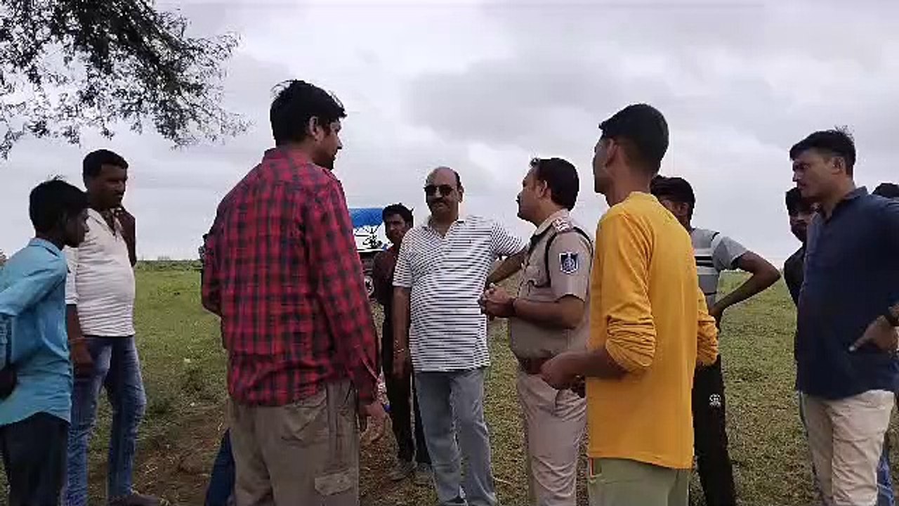जमीनी विवाद मे दो पक्षों मे खूनी संघर्ष एक महिल...