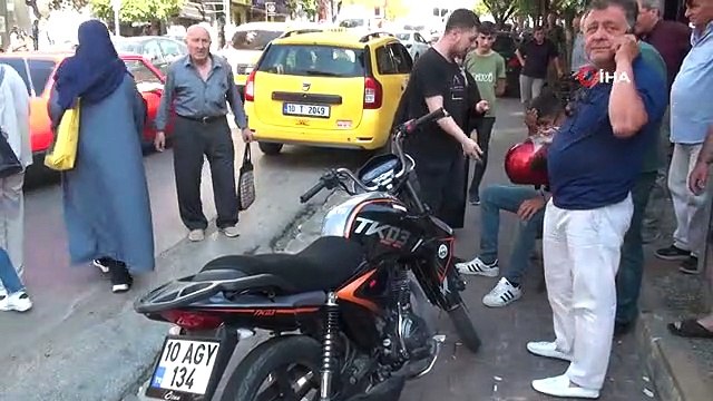 Hatalı dönüş yapan otomobil motosikletli gence çarptı