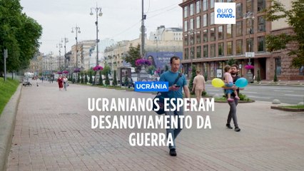 Ucranianos colados às notícias sobre a Rússia