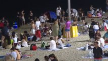 Hogueras y mucha fiesta en las playas por la Noche de San Juan
