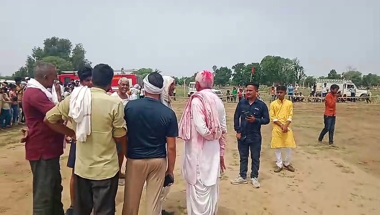 दौसा.  बड़ोली में दूल्हा हेलीकॉप्टर से दुल्हन लेकर रवाना
